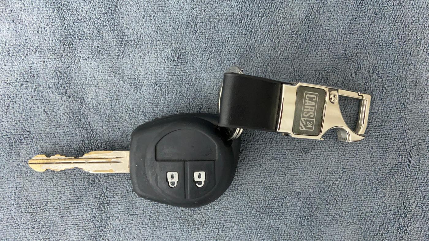 2015 Maruti Swift Dzire VXI 1.2 BS IV, Petrol, Manual, 13,358 km, Key Close Up