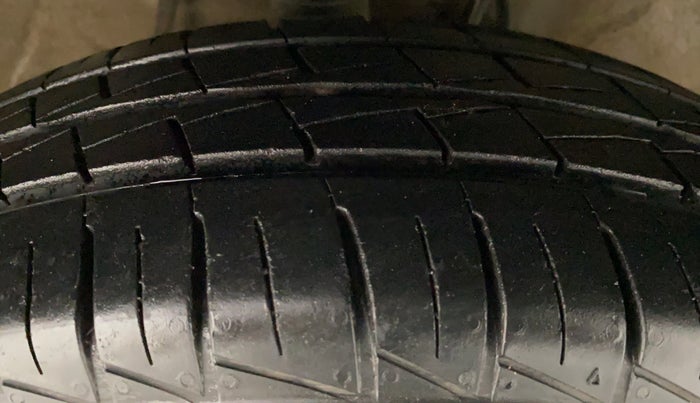2020 Maruti Alto LXI, Petrol, Manual, 11,380 km, Right Front Tyre Tread