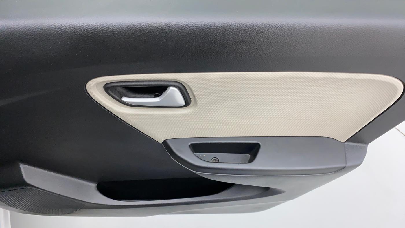 2020 Maruti Alto LXI, Petrol, Manual, 11,380 km, Driver Side Door Panels Control