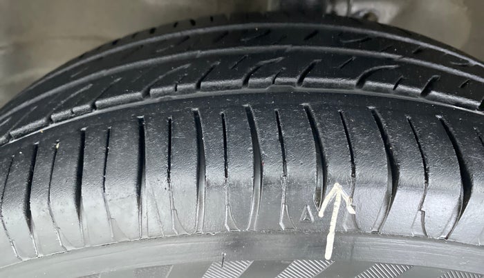 2014 Maruti Wagon R 1.0 VXI, Petrol, Manual, 52,728 km, Left Front Tyre Tread