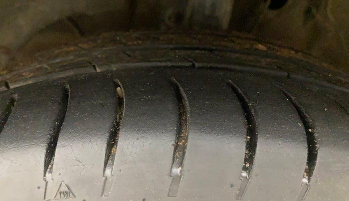 2018 Maruti Swift ZXI AMT, Petrol, Automatic, 73,393 km, Left Front Tyre Tread