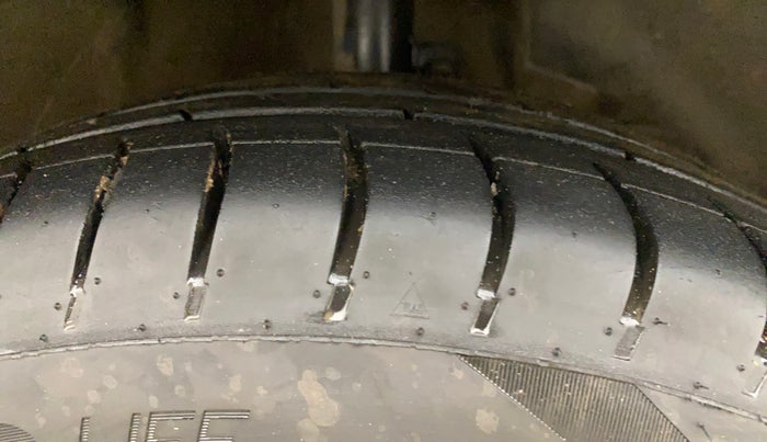 2018 Maruti Swift ZXI AMT, Petrol, Automatic, 73,393 km, Right Front Tyre Tread