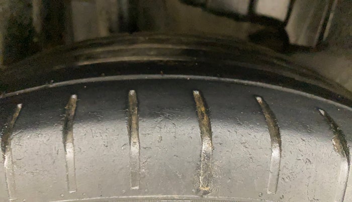 2018 Maruti Swift ZXI AMT, Petrol, Automatic, 73,393 km, Right Rear Tyre Tread