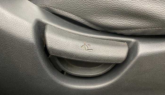 2017 Hyundai Grand i10 MAGNA AT 1.2 KAPPA VTVT, Petrol, Automatic, 46,834 km, Driver Side Adjustment Panel