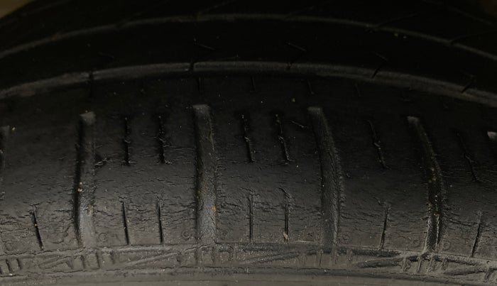 2017 Hyundai Grand i10 MAGNA AT 1.2 KAPPA VTVT, Petrol, Automatic, 46,834 km, Left Rear Tyre Tread