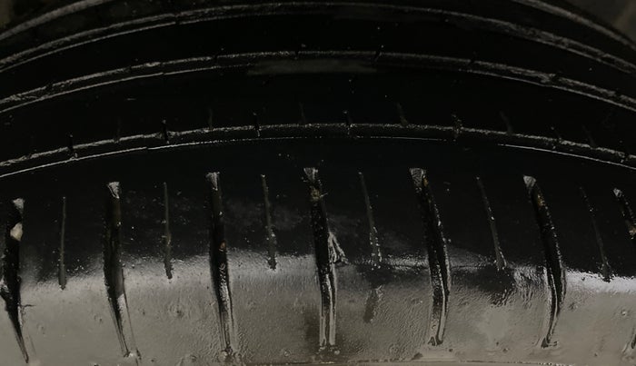 2023 Maruti Baleno ALPHA 1.2 AGS, Petrol, Automatic, 67,843 km, Right Rear Tyre Tread