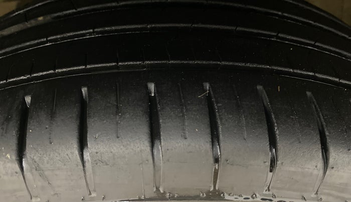 2023 Maruti Baleno ALPHA 1.2 AGS, Petrol, Automatic, 67,843 km, Left Front Tyre Tread