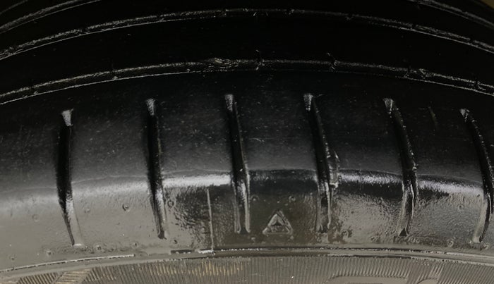 2023 Maruti Baleno ALPHA 1.2 AGS, Petrol, Automatic, 67,843 km, Right Front Tyre Tread