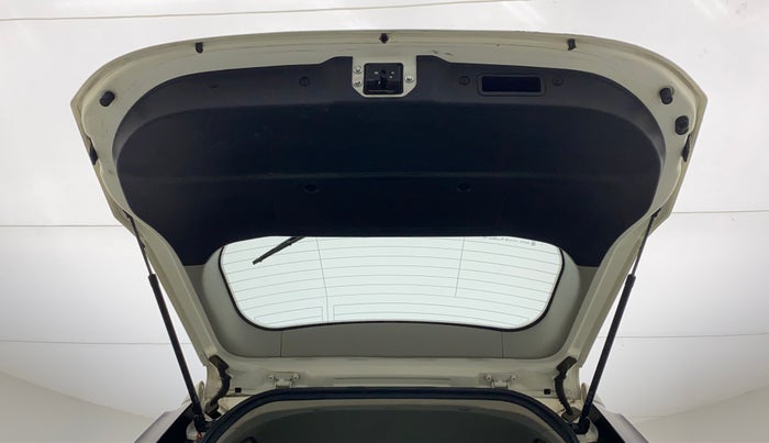 2018 Mahindra XUV500 W5 FWD, Diesel, Manual, 76,723 km, Boot Door Open