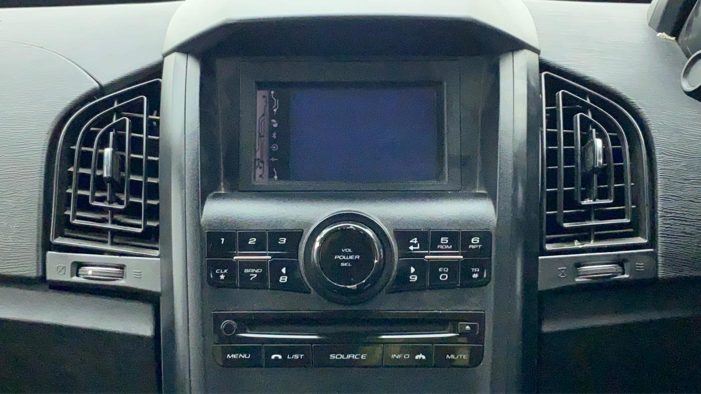 2018 Mahindra XUV500 W5 FWD, Diesel, Manual, 76,723 km, Infotainment System