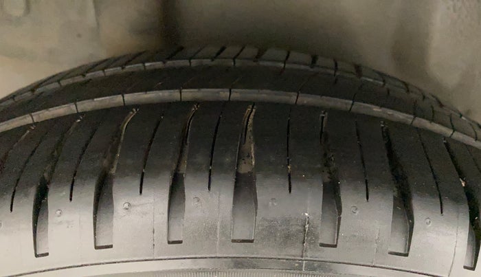 2012 Honda Brio S MT, Petrol, Manual, 60,508 km, Right Rear Tyre Tread