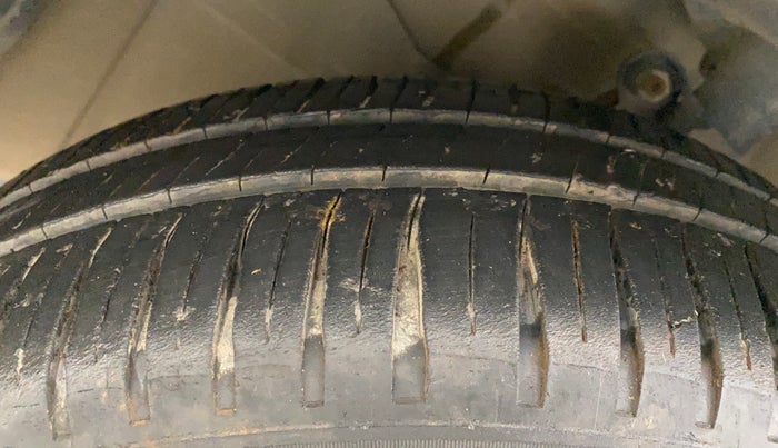 2012 Honda Brio S MT, Petrol, Manual, 60,508 km, Left Front Tyre Tread