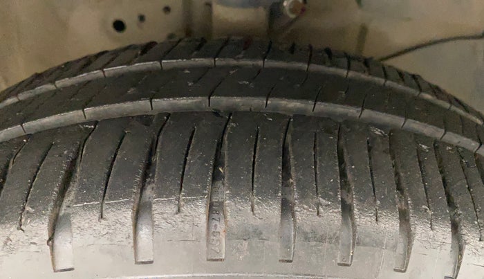 2012 Honda Brio S MT, Petrol, Manual, 60,508 km, Right Front Tyre Tread