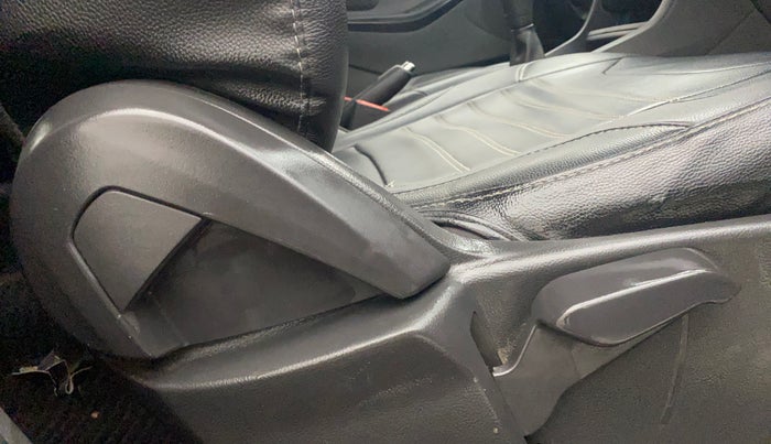 2020 Ford New Figo TITANIUM 1.2 PETROL MT, Petrol, Manual, 64,216 km, Driver Side Adjustment Panel