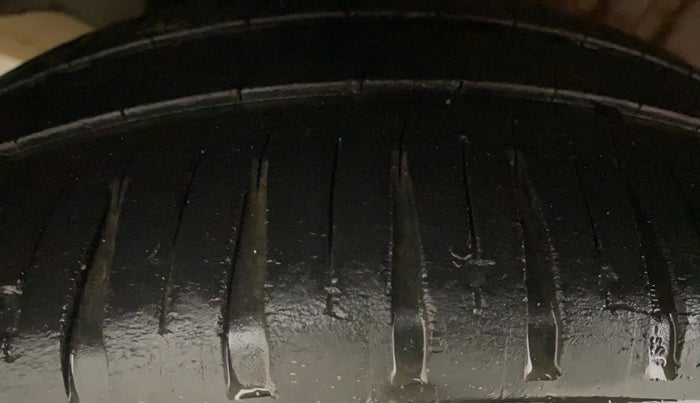 2012 Ford Classic 1.4 TITANIUM DIESEL, Diesel, Manual, 1,17,652 km, Right Rear Tyre Tread