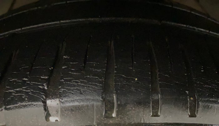 2012 Ford Classic 1.4 TITANIUM DIESEL, Diesel, Manual, 1,17,652 km, Left Front Tyre Tread