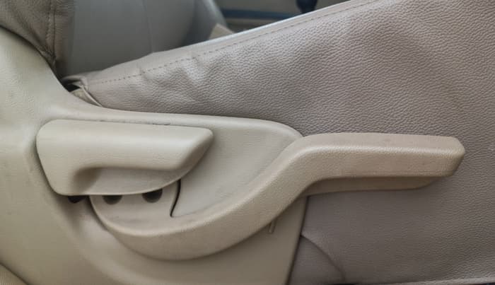 2015 Honda Brio S MT, Petrol, Manual, 59,858 km, Driver Side Adjustment Panel
