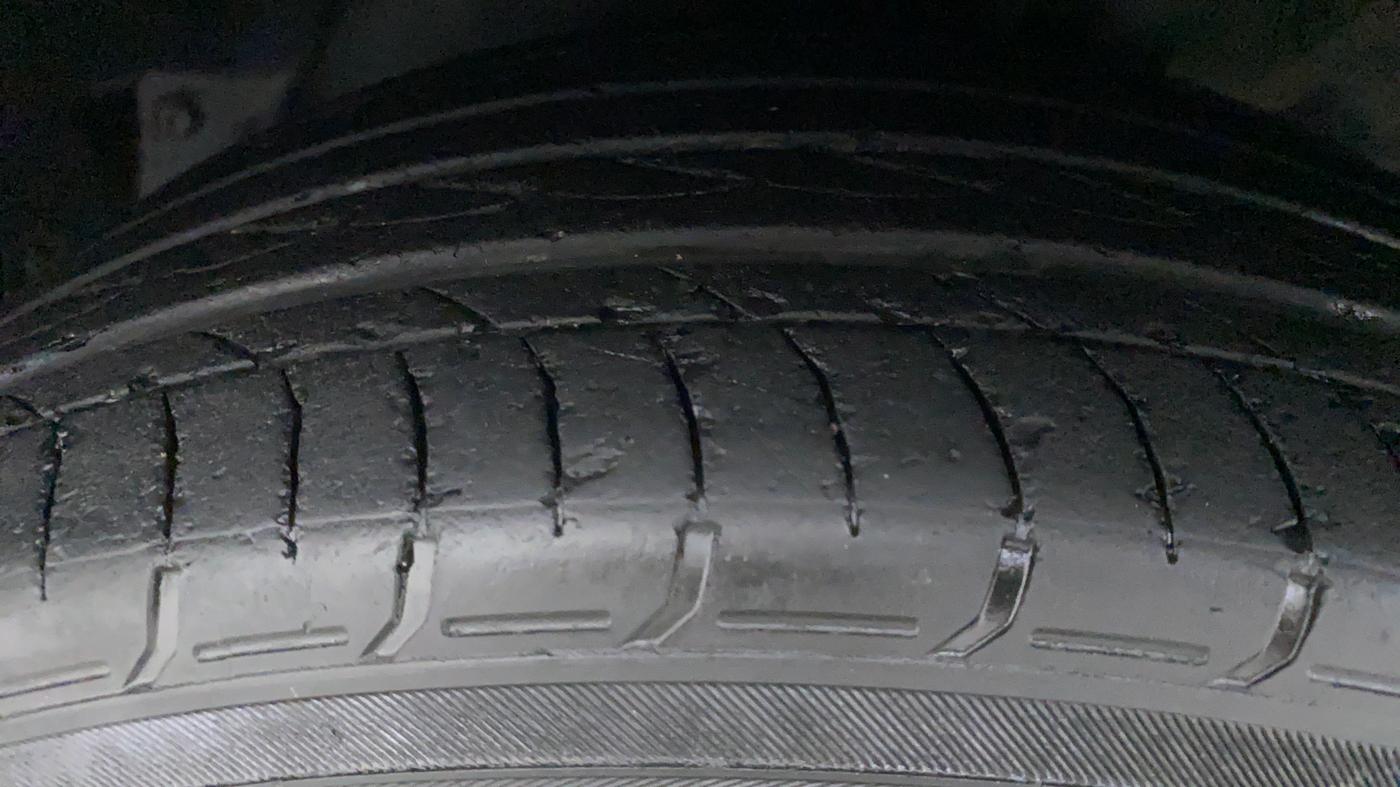 2020 Honda Civic ZX MT DIESEL, Diesel, Manual, 29,774 km, Left Front Tyre Tread