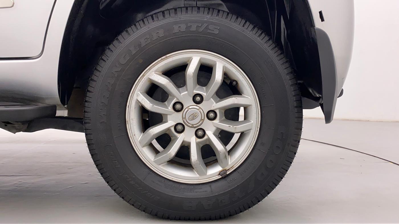2016 Mahindra TUV300 T8, Diesel, Manual, 51,412 km, Left Rear Wheel
