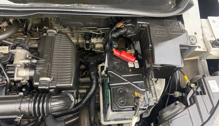 2022 Renault TRIBER RXZ AMT DUAL TONE, Petrol, Automatic, 30,814 km, Engine View - Left