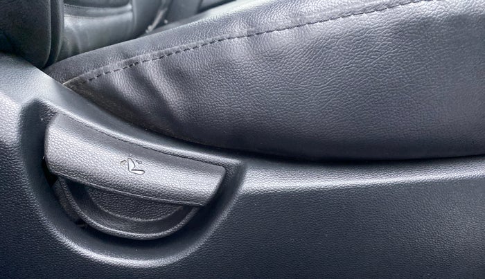 2017 Hyundai Grand i10 SPORTZ (O) 1.2 AT VTVT, Petrol, Automatic, 28,787 km, Driver Side Adjustment Panel