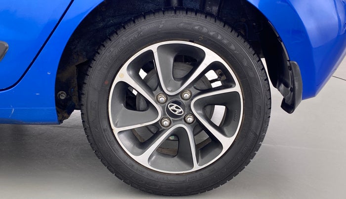 2017 Hyundai Grand i10 SPORTZ (O) 1.2 AT VTVT, Petrol, Automatic, 28,787 km, Left Rear Wheel