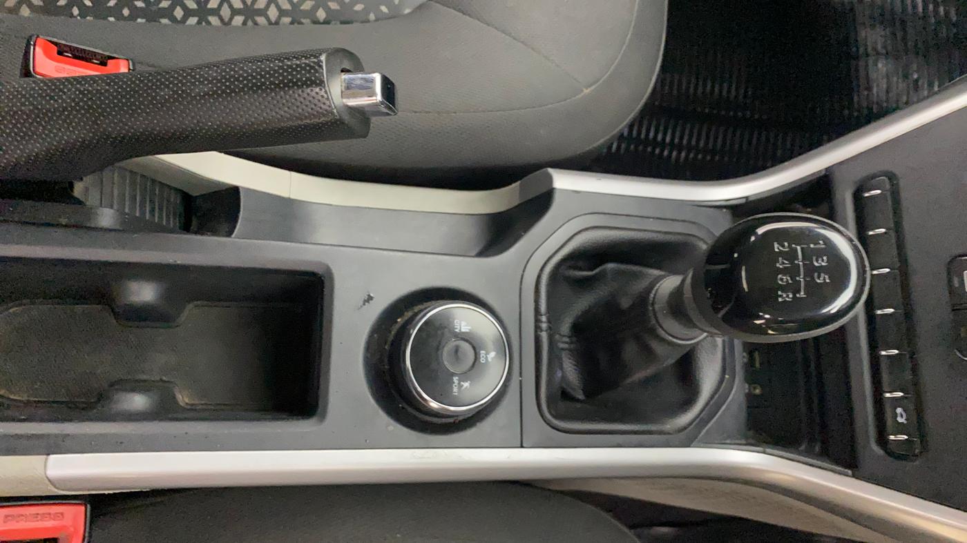 2019 Tata NEXON XM PETROL, CNG, Manual, 97,213 km, Gear Lever