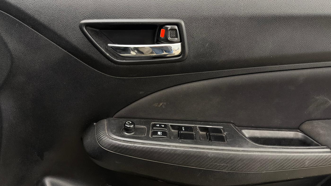 2021 Maruti Swift VXI AMT, Petrol, Automatic, 44,956 km, Driver Side Door Panels Control