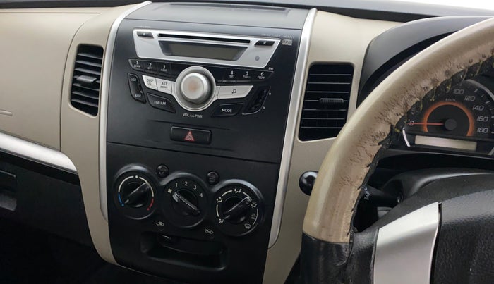 2016 Maruti Wagon R 1.0 VXI OPT, Petrol, Manual, 19,740 km, Infotainment system - Button has minor damage