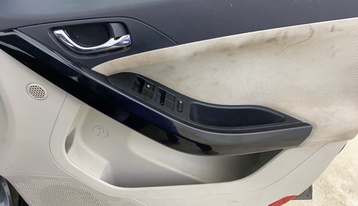 2020 Tata NEXON XZ PLUS (O) PETROL, Petrol, Manual, 61,298 km, Driver Side Door Panels Control
