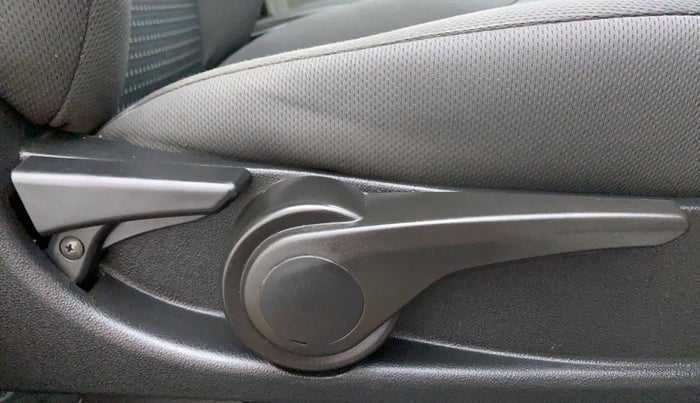 2018 Tata Tiago XZ 1.2 REVOTRON, Petrol, Manual, 25,710 km, Driver Side Adjustment Panel