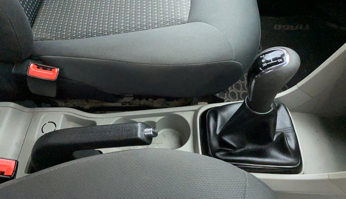 2018 Tata Tiago XZ 1.2 REVOTRON, Petrol, Manual, 25,710 km, Gear Lever