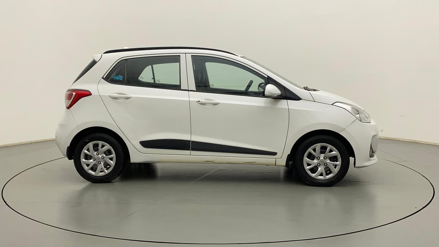 2017 Hyundai Grand i10 SPORTZ (O) 1.2 KAPPA VTVT, Petrol, Manual, 82,037 km, Right Side View