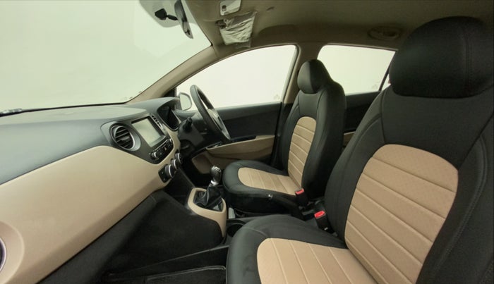 2017 Hyundai Grand i10 SPORTZ (O) 1.2 KAPPA VTVT, Petrol, Manual, 82,037 km, Right Side Front Door Cabin