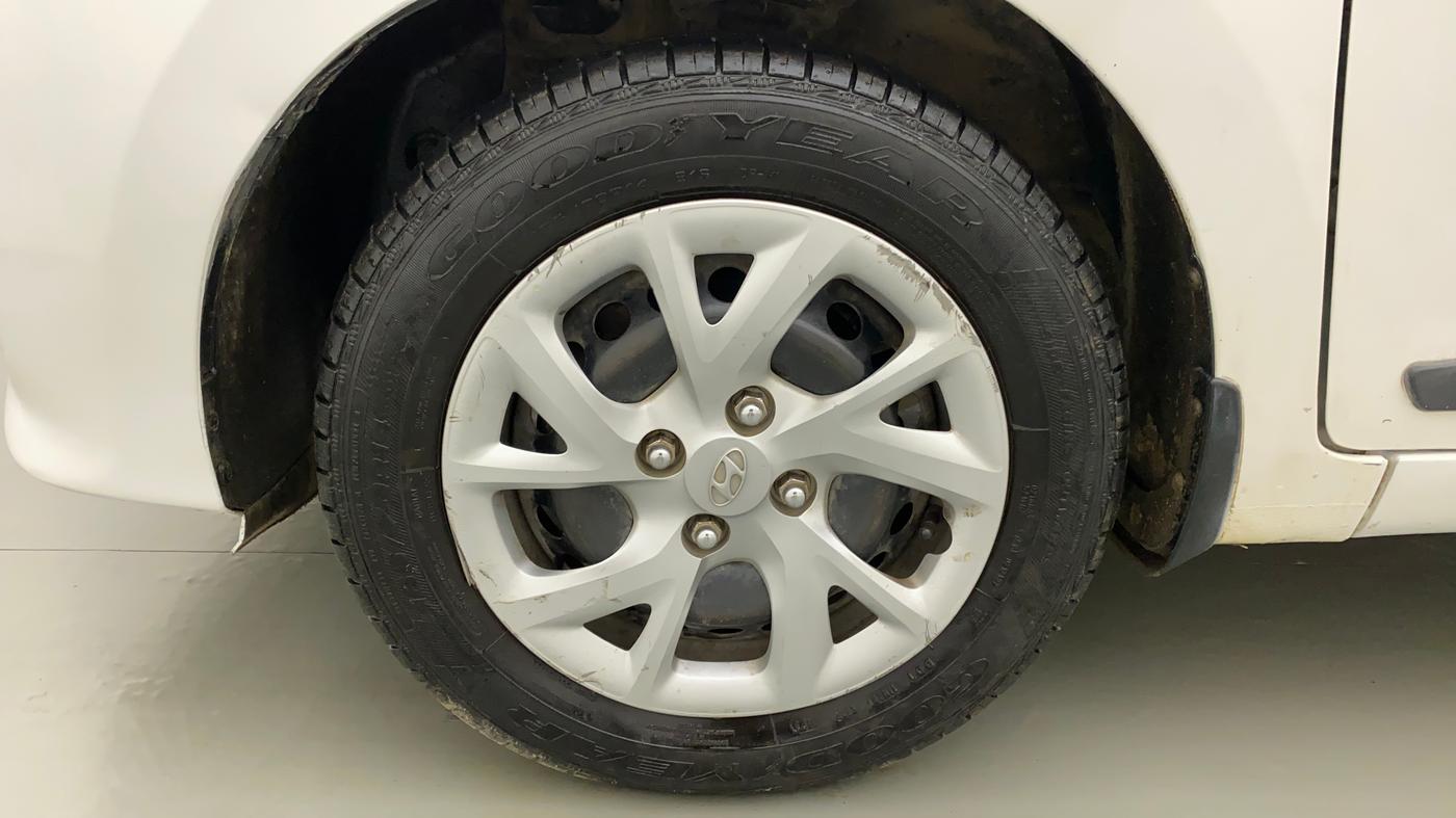 2017 Hyundai Grand i10 SPORTZ (O) 1.2 KAPPA VTVT, Petrol, Manual, 82,037 km, Left Front Wheel