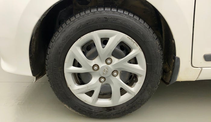 2017 Hyundai Grand i10 SPORTZ (O) 1.2 KAPPA VTVT, Petrol, Manual, 82,037 km, Left Front Wheel