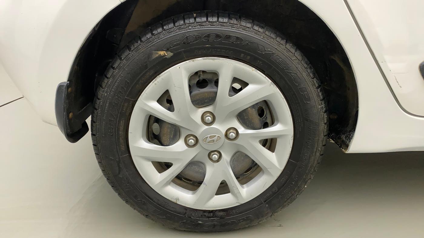 2017 Hyundai Grand i10 SPORTZ (O) 1.2 KAPPA VTVT, Petrol, Manual, 82,037 km, Right Rear Wheel