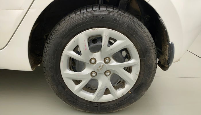 2017 Hyundai Grand i10 SPORTZ (O) 1.2 KAPPA VTVT, Petrol, Manual, 82,037 km, Left Rear Wheel