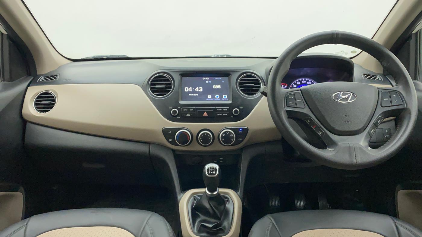 2017 Hyundai Grand i10 SPORTZ (O) 1.2 KAPPA VTVT, Petrol, Manual, 82,037 km, Dashboard