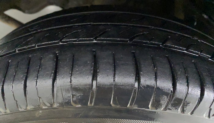 2016 Maruti Alto K10 LXI CNG, CNG, Manual, 63,010 km, Right Rear Tyre Tread