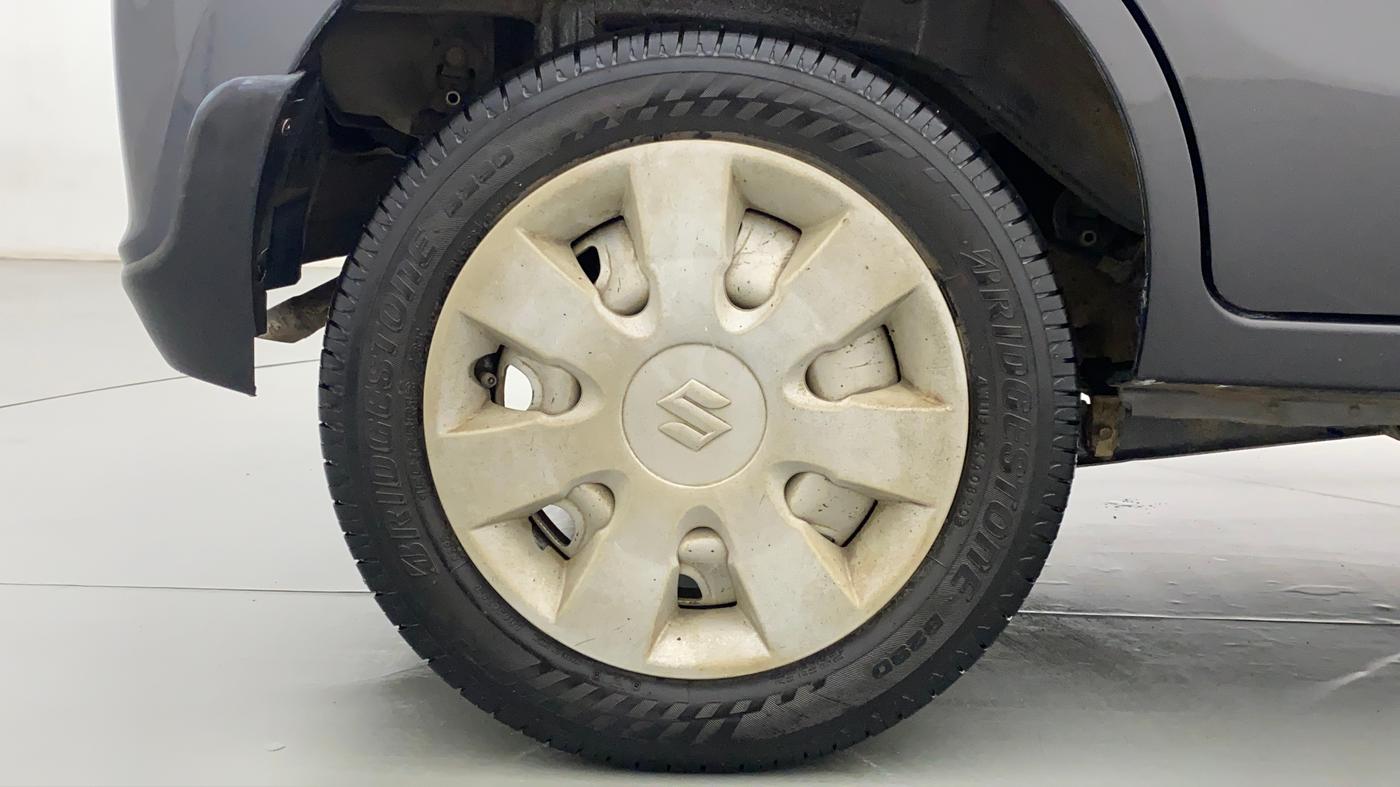 2016 Maruti Alto K10 LXI CNG, CNG, Manual, 63,010 km, Right Rear Wheel