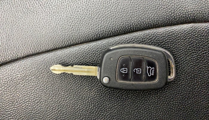 2019 Hyundai Elite i20 SPORTZ PLUS 1.2 DUAL TONE, Petrol, Manual, 1,07,519 km, Key Close Up