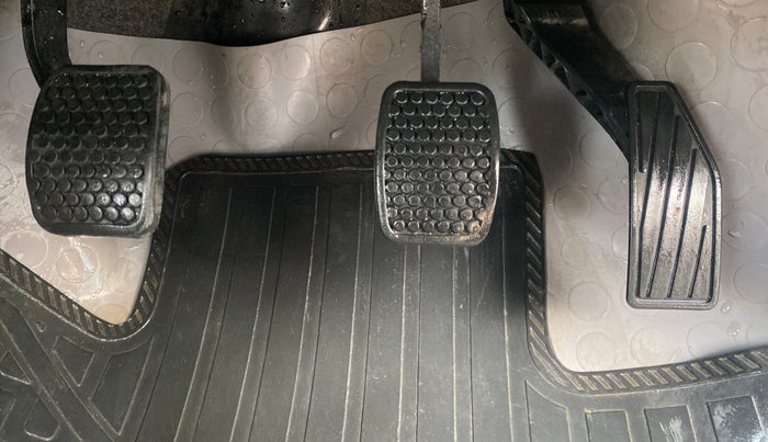 2015 Maruti Alto K10 VXI, Petrol, Manual, 36,513 km, Pedals