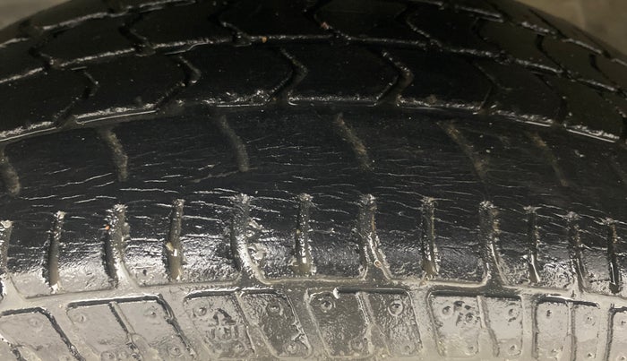 2015 Maruti Alto K10 VXI, Petrol, Manual, 36,513 km, Left Front Tyre Tread