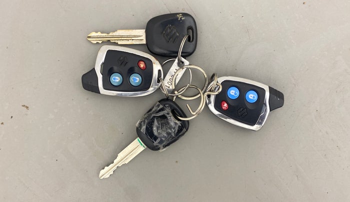 2015 Maruti Alto K10 VXI, Petrol, Manual, 36,513 km, Key Close Up