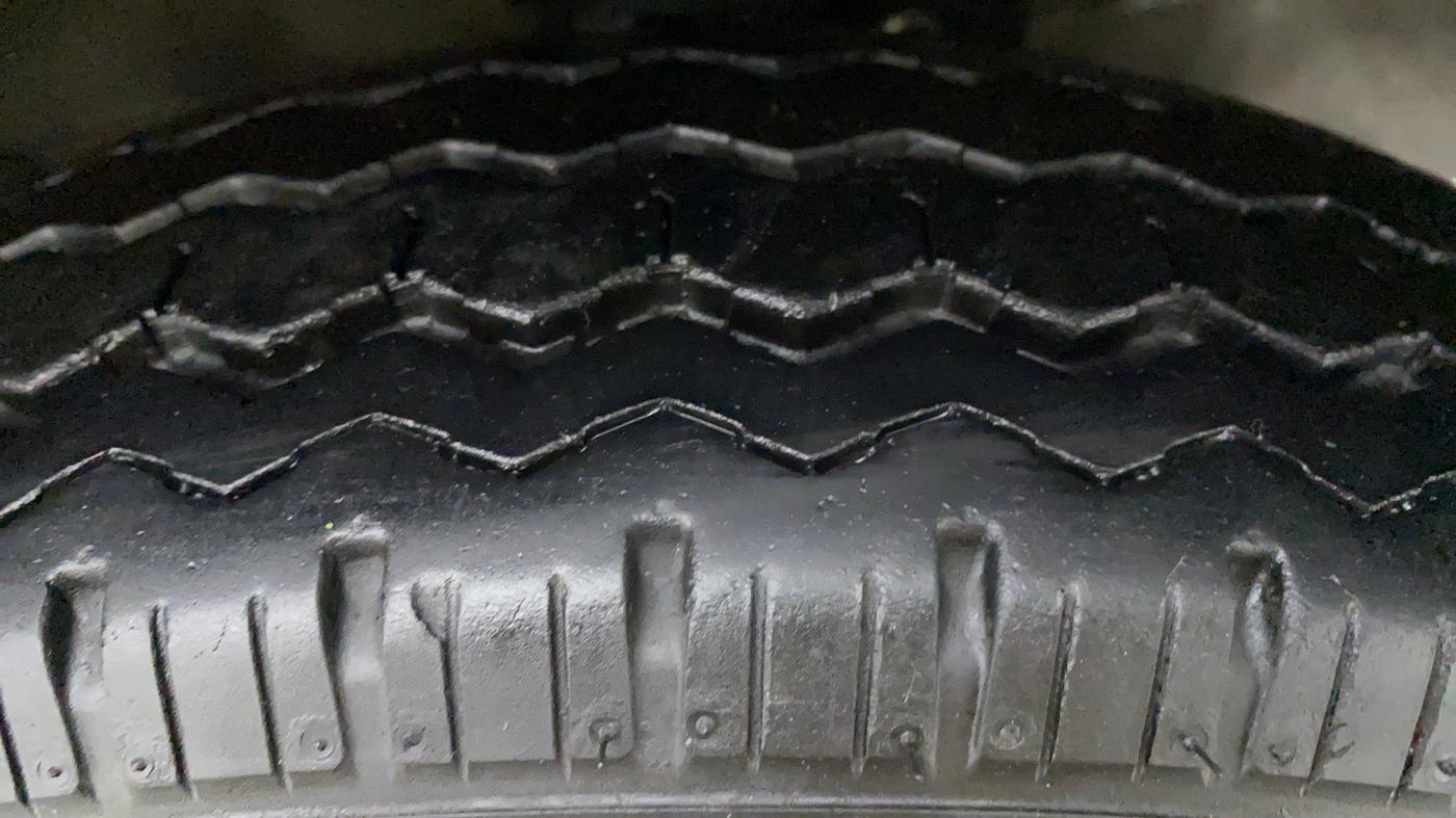 2020 Maruti Eeco 5 STR CNG WITH AC PLUSHTR, CNG, Manual, 14,258 km, Left Front Tyre Tread