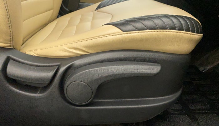 2016 Hyundai Creta SX PLUS AT 1.6 PETROL, Petrol, Automatic, 68,536 km, Driver Side Adjustment Panel