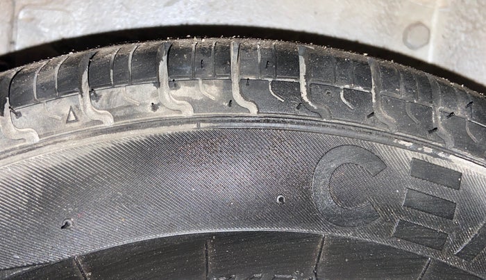 2017 Maruti Alto 800 LXI, CNG, Manual, 93,121 km, Right Rear Tyre Tread