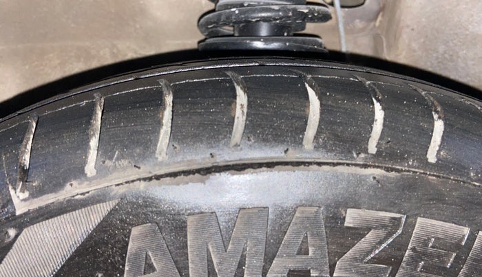 2017 Maruti Alto 800 LXI, CNG, Manual, 93,121 km, Left Front Tyre Tread