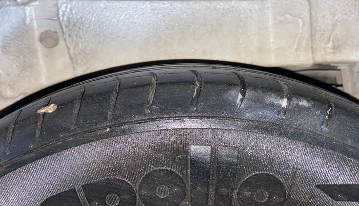 2017 Maruti Alto 800 LXI, CNG, Manual, 93,121 km, Left Rear Tyre Tread